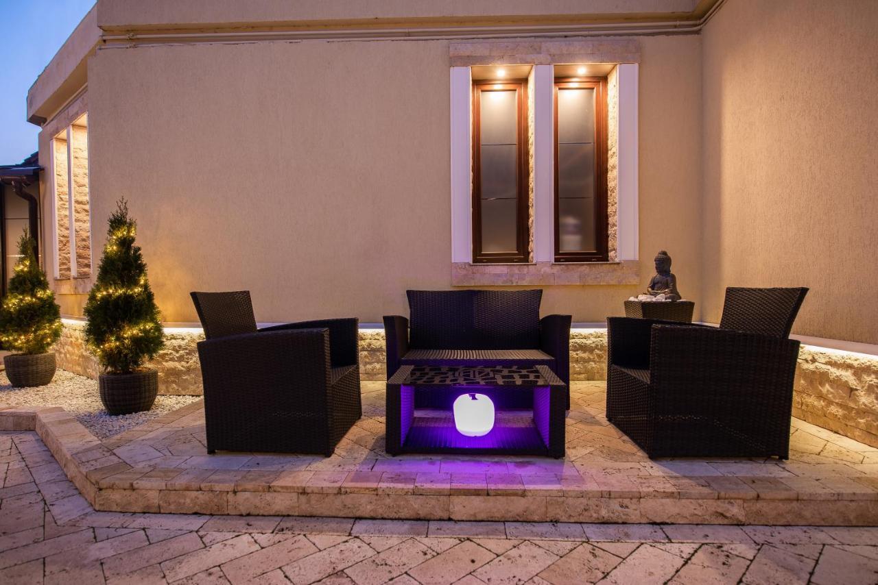 H & V Residence - Split Level Apartment อาราด ภายนอก รูปภาพ