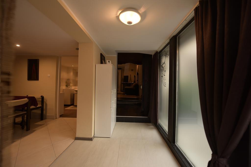 H & V Residence - Split Level Apartment อาราด ภายนอก รูปภาพ