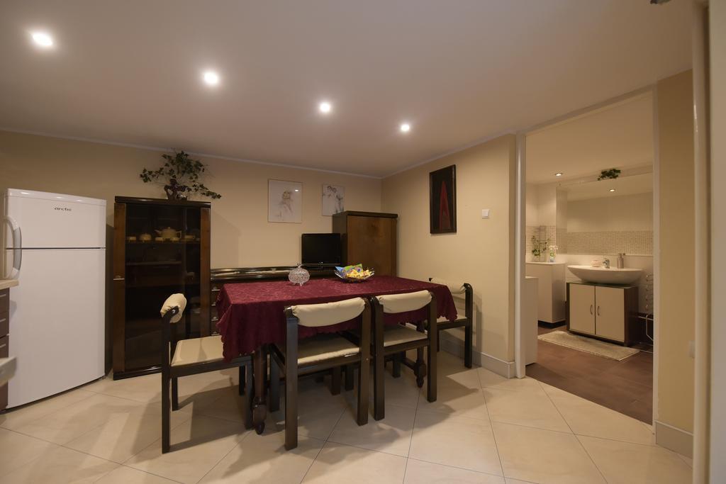 H & V Residence - Split Level Apartment อาราด ภายนอก รูปภาพ