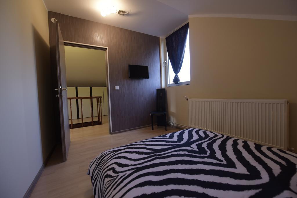 H & V Residence - Split Level Apartment อาราด ภายนอก รูปภาพ